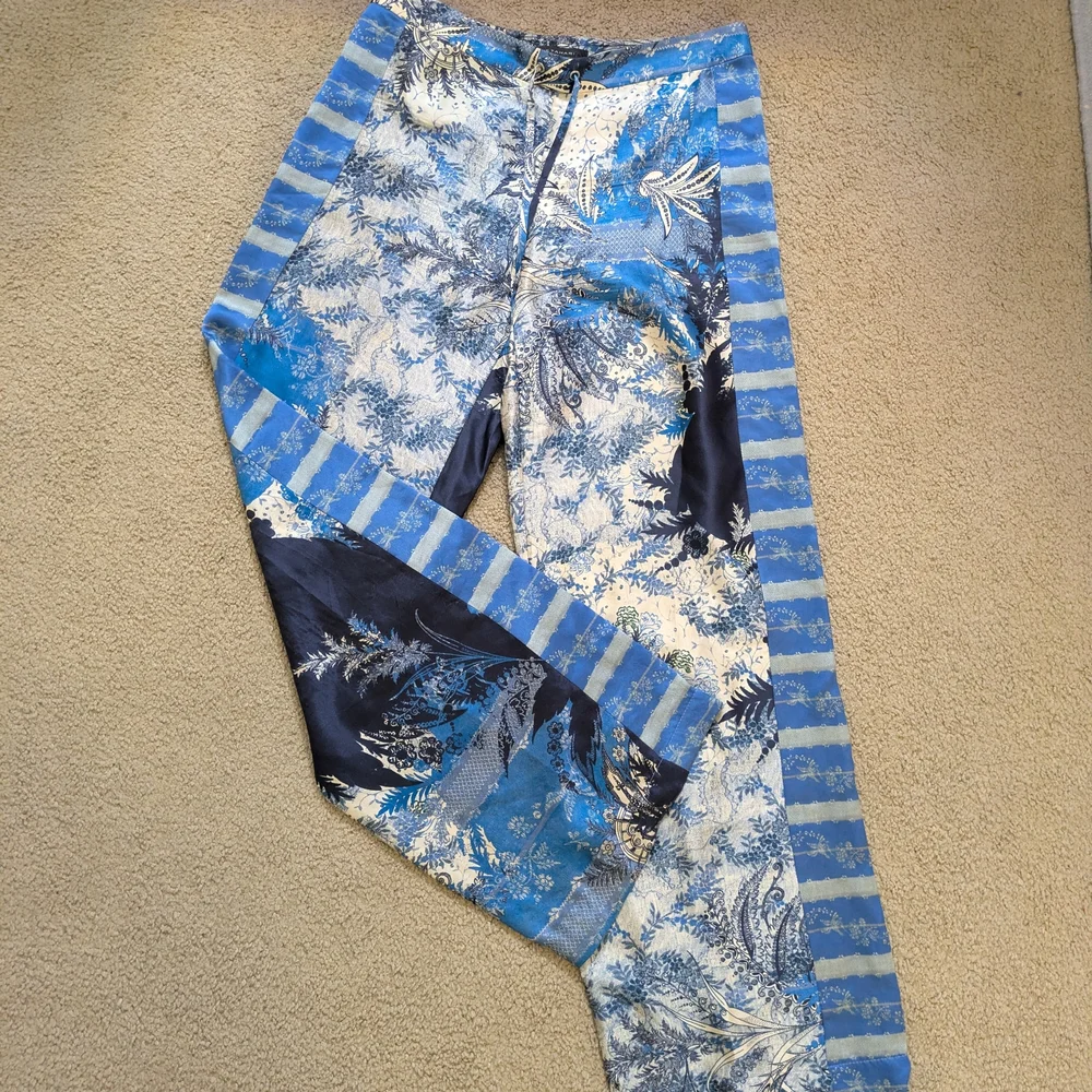 Elie Tahari Blue and Cream Patterned Silk Pants - Picture 2 of 9